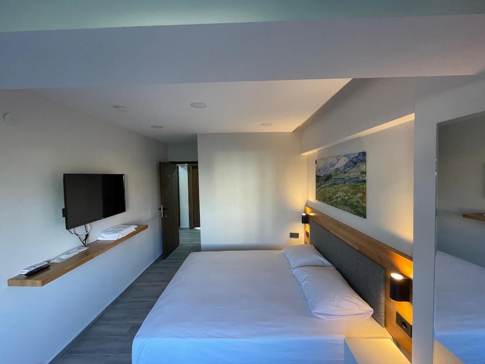 City Double Room - Photo 6