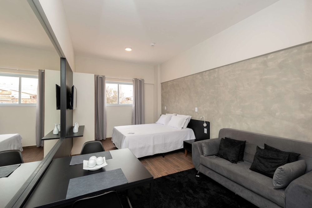 Standard Room, 1 Queen Bed - Photo 3