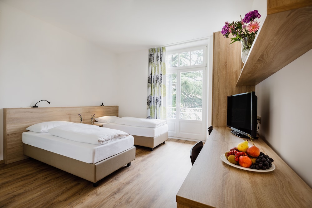 Basic Twin Room photo 1