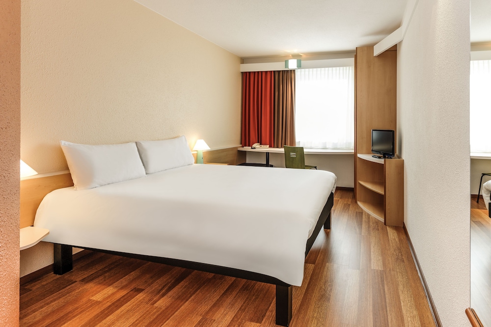Room, 1 Double Bed - Photo 3