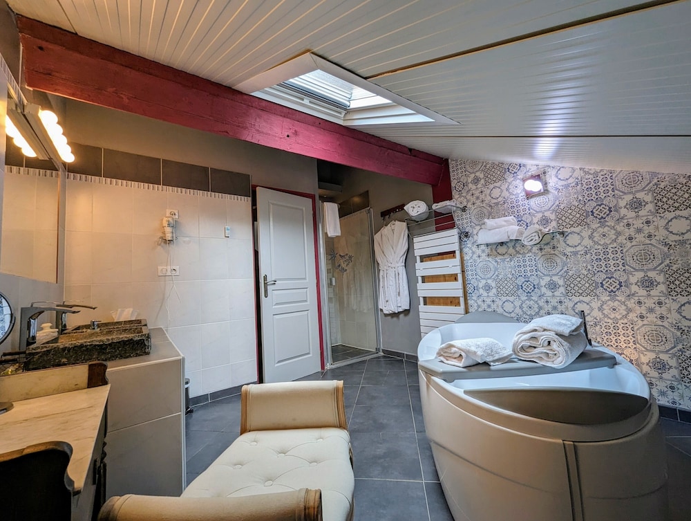 Suite, Ensuite (Suite Charme)