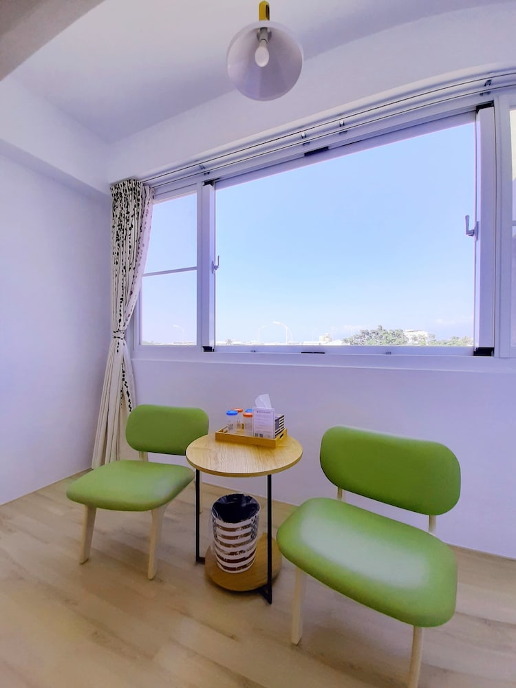 Family Quadruple Room, 1 Bedroom, Non Smoking, Mountain View photo 3