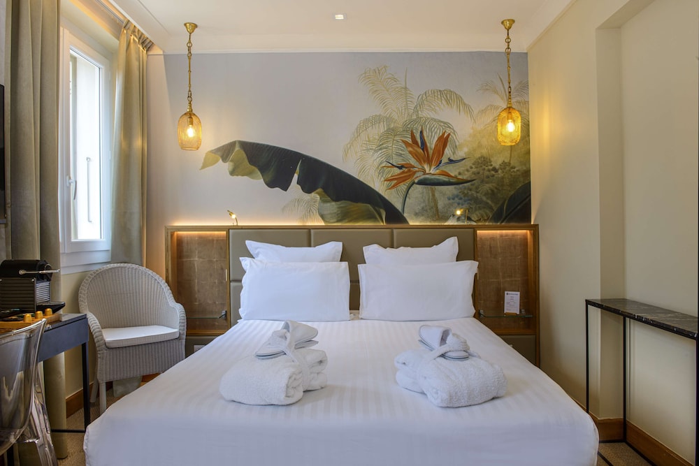 Superior Room, 1 Queen Bed, Non Smoking - Photo 3