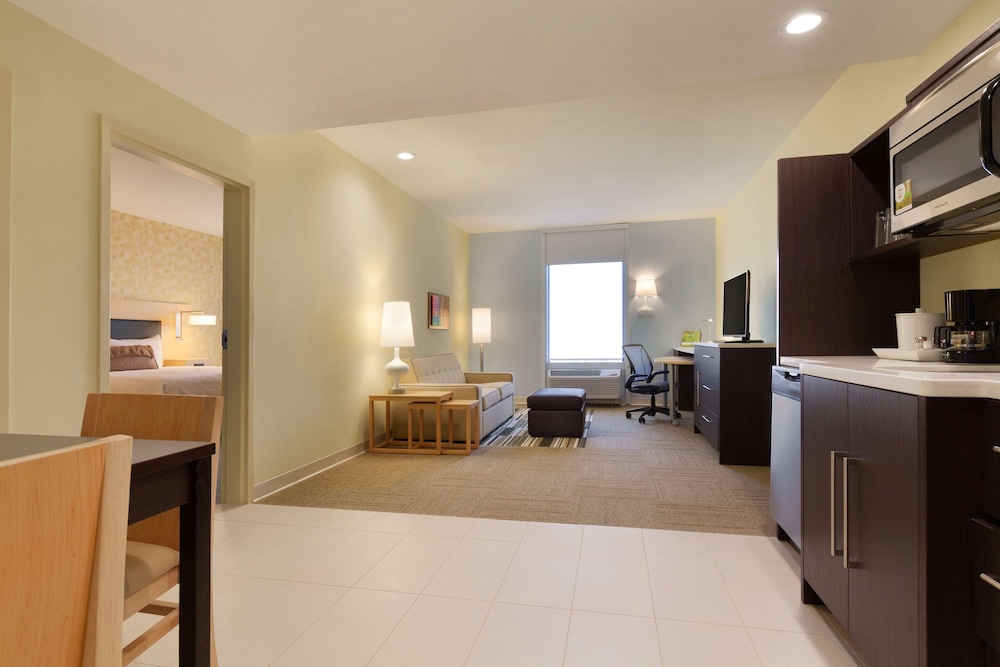 Suite, 1 King Bed photo 1