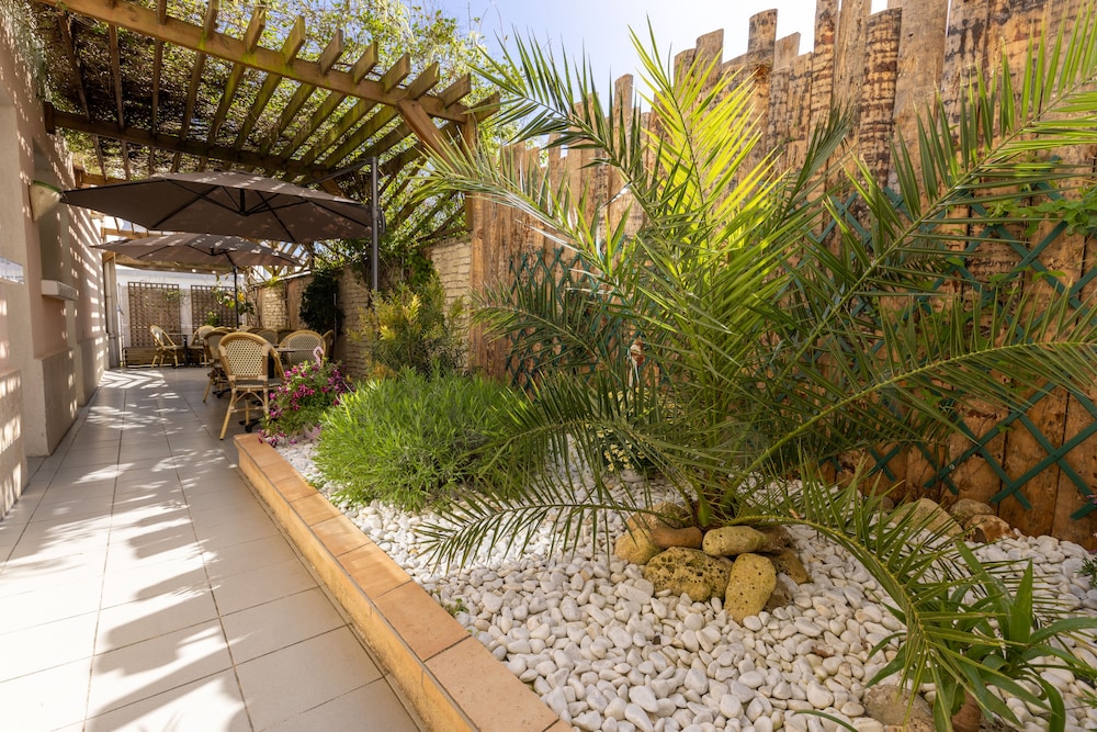 Family Suite, Garden Area photo 3
