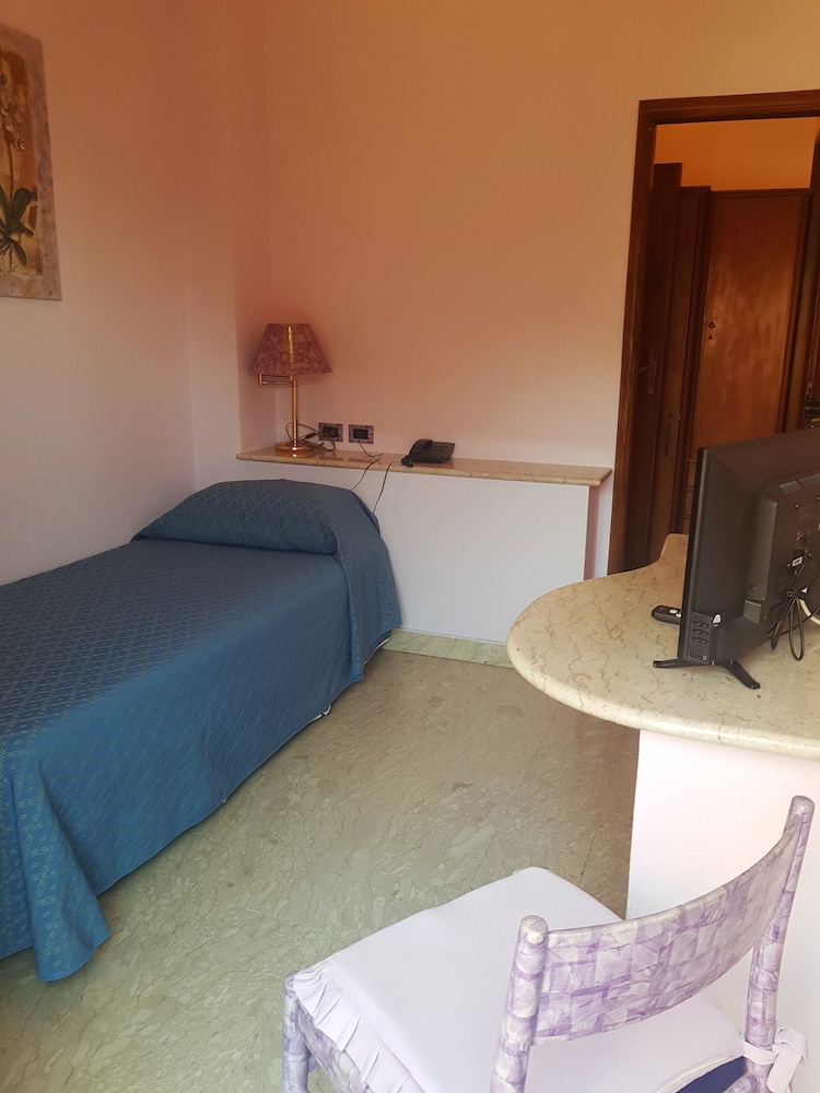 Single Room, Balcony photo 2