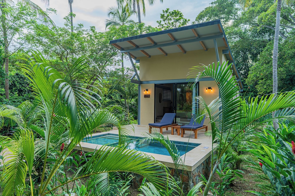 Deluxe Bungalow