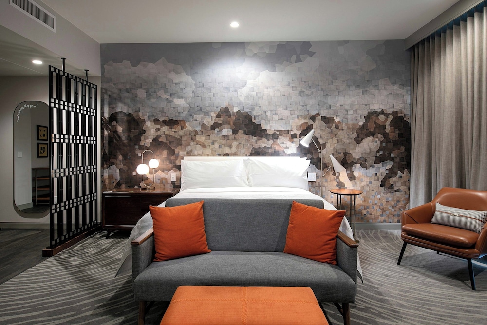 Executive Room, 1 King Bed - Photo 1