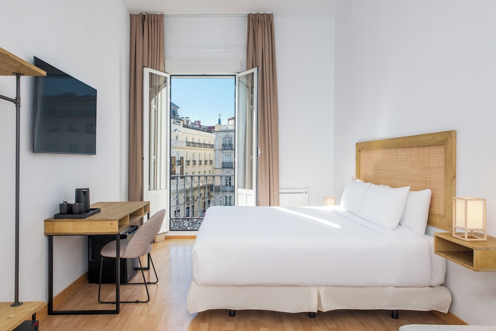 Deluxe Double Room, City View