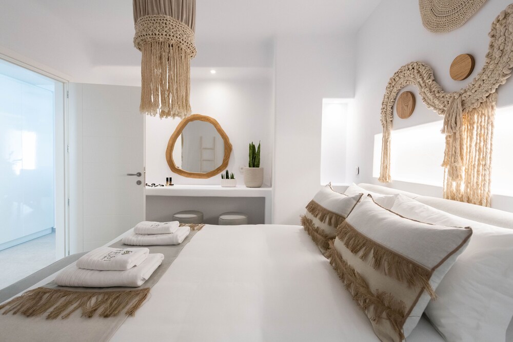 Signature Suite