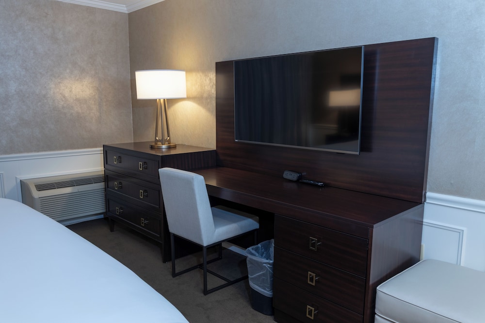 Luxury Room, 1 King Bed (Veranda)