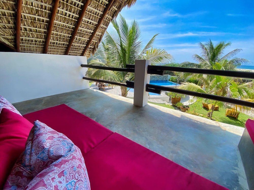 Standard Bungalow, Multiple Beds photo 2