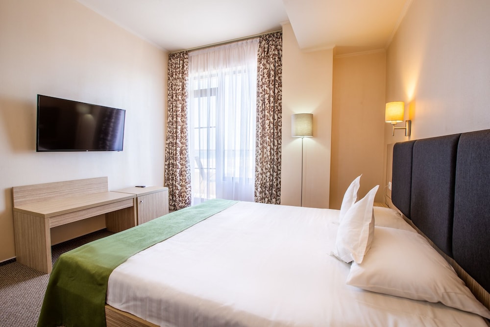 Superior Double Room, Partial Sea View - Photo 1