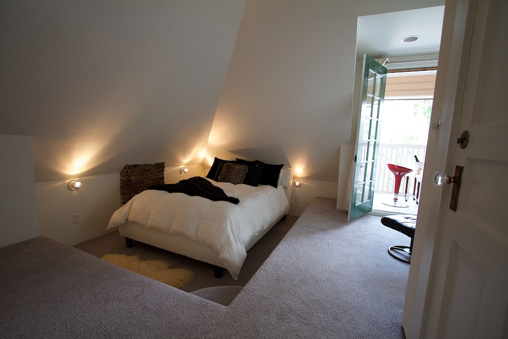 Double Room, Ensuite, City View (Hera'S Loft Room)