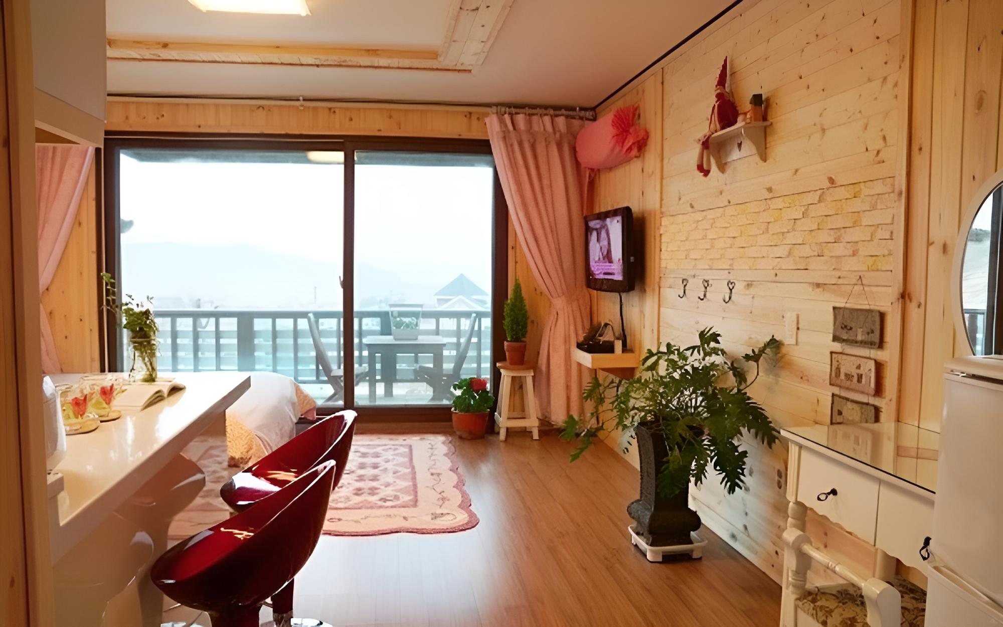 Room (Cherry Sage) - Photo 6