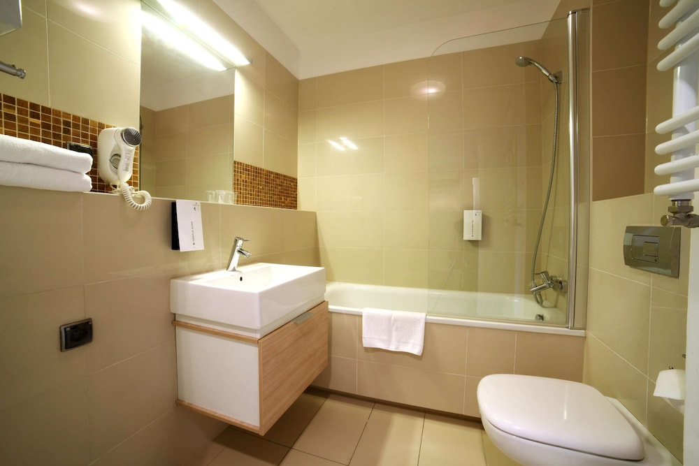 Apartment, 2 Twin Beds, Balcony (Kitchenette) thumbnail 6