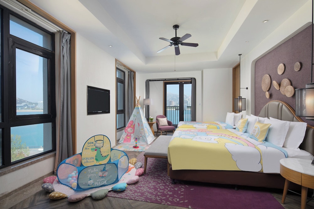 Family Suite, Multiple Beds, Sea View