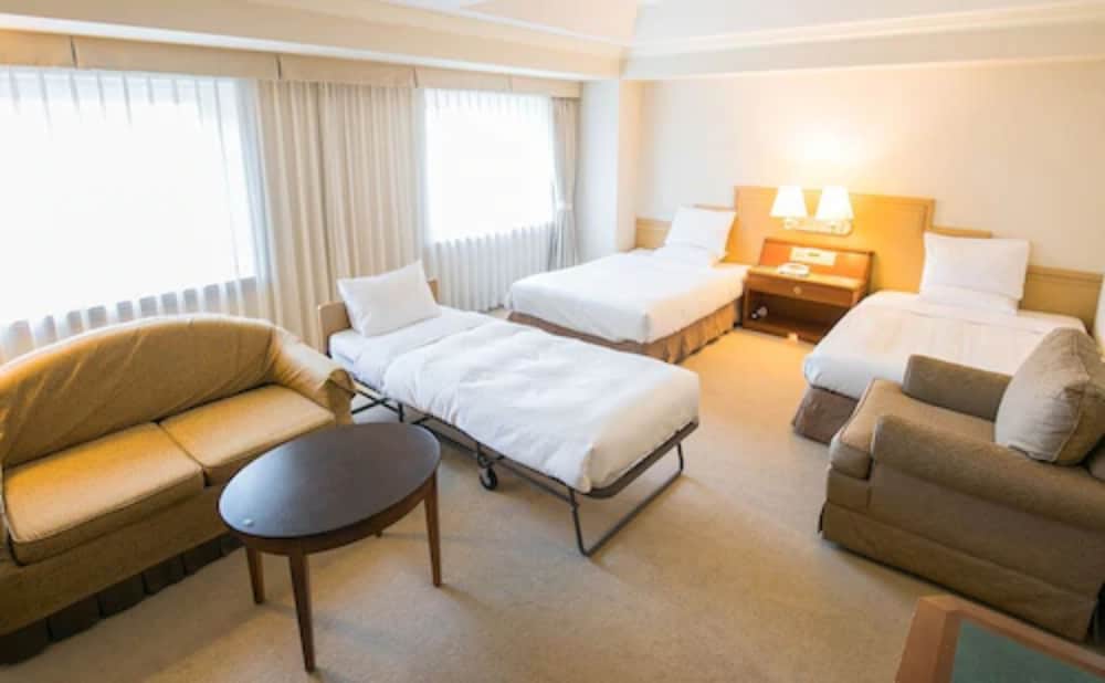 Deluxe Triple Room, Non Smoking (Eco Plan-No Cleaning Service) - Photo 2