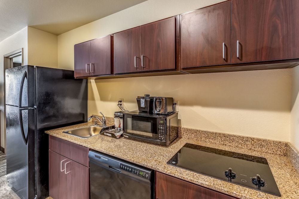 Suite, Multiple Beds, Non Smoking - Photo 5