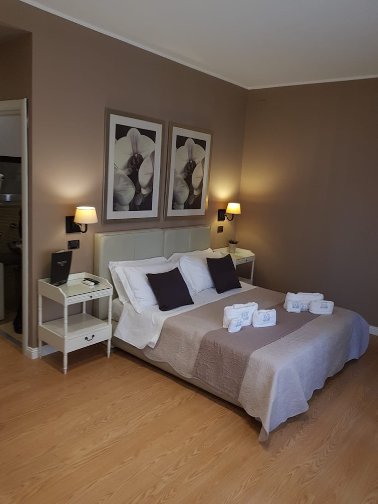Superior Double Room, 1 Double Bed (Private Bathroom)