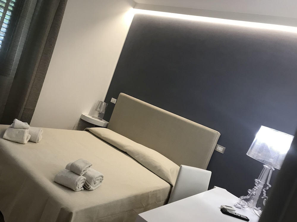 Classic Double or Twin Room photo 3
