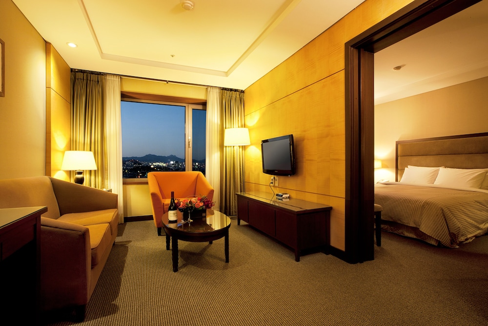 Junior Suite, 1 King Bed - Photo 16