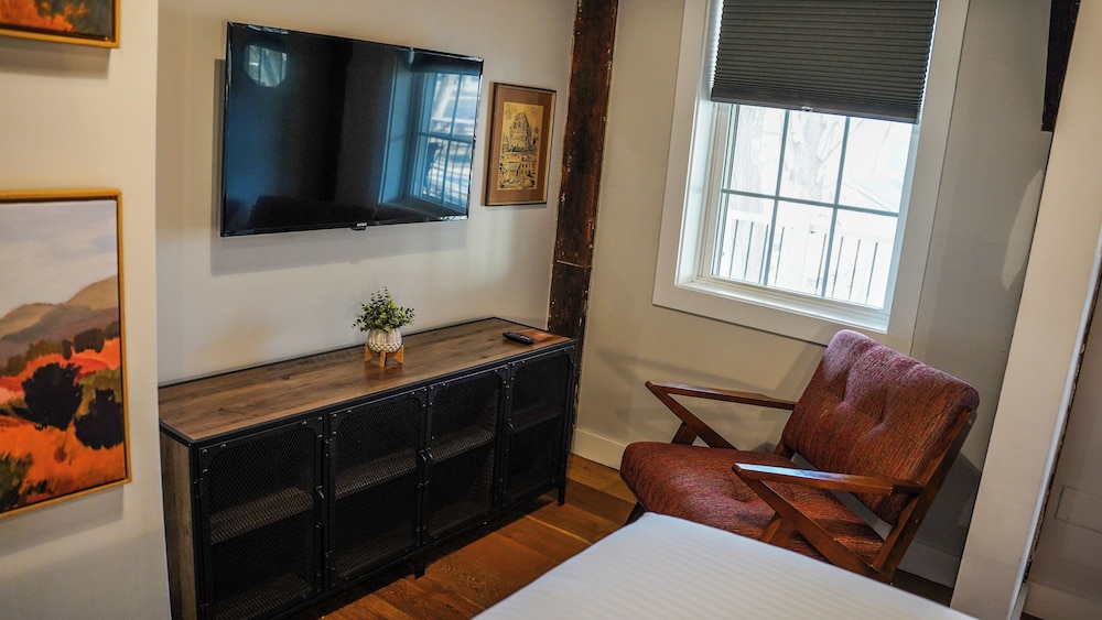Room, River View (Hatfield Suite) photo 3
