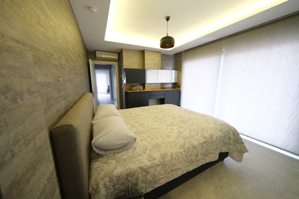 Luxury Apartment photo 2