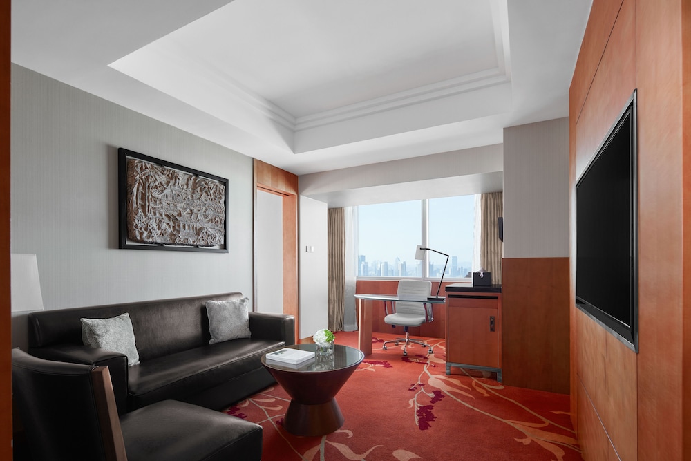 Executive Suite, 1 Bedroom - Photo 2
