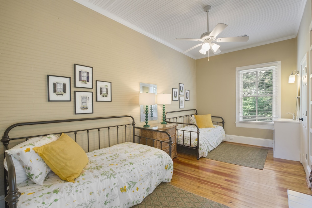 Panoramic Twin Room