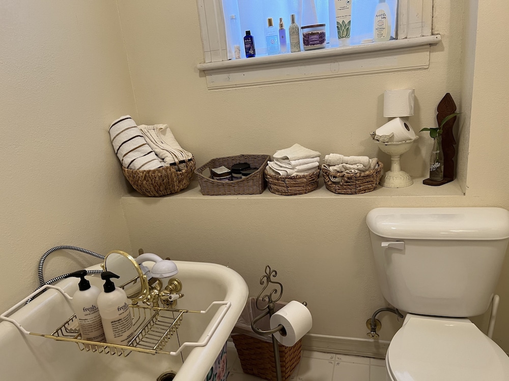 Signature Quadruple Room photo 2