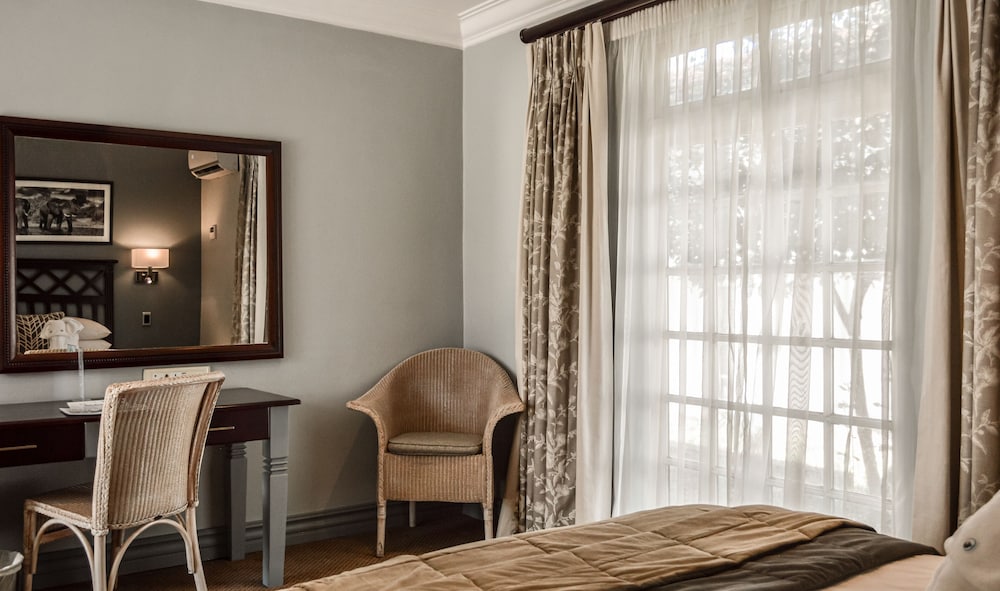 Standard Twin Room - Photo 6