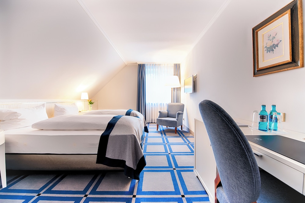 Superior Twin Room, 2 Twin Beds - Photo 1