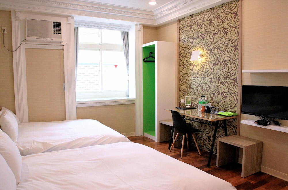 Family Quadruple Room, 2 Double Beds photo 3