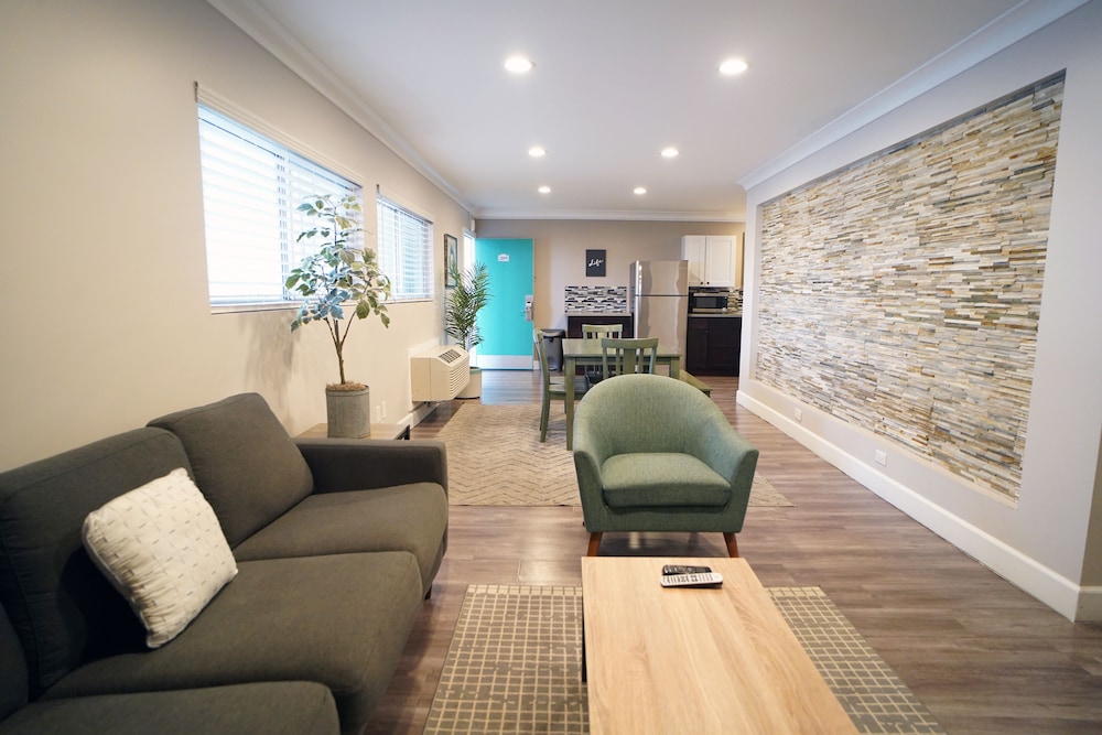 Family Apartment - Photo 6