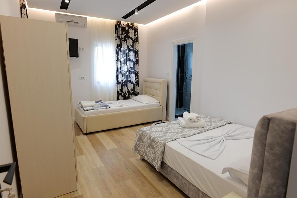 Deluxe Double Room, Partial Sea View