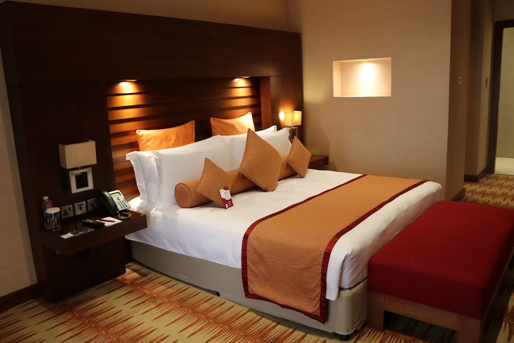 Suite, 1 Bedroom, Balcony - Photo 36