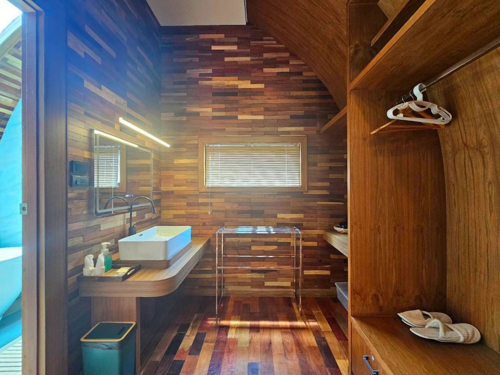 Executive Room, Balcony, River View - Photo 2