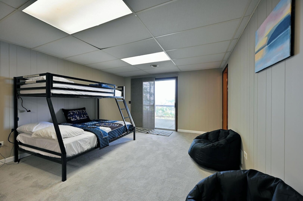 Cabin, Multiple Beds, Fireplace photo 3