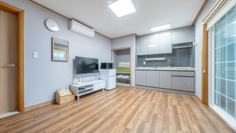 Basic Room, 1 Bedroom (Theshim102)