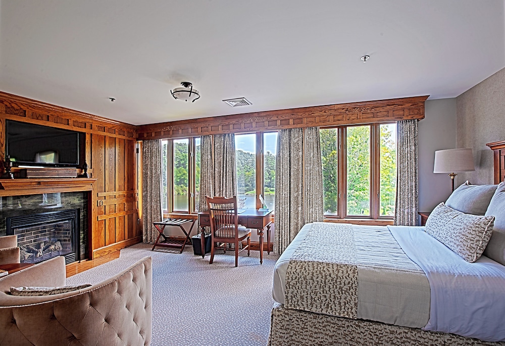 Premium Room, 1 Queen Bed, Fireplace