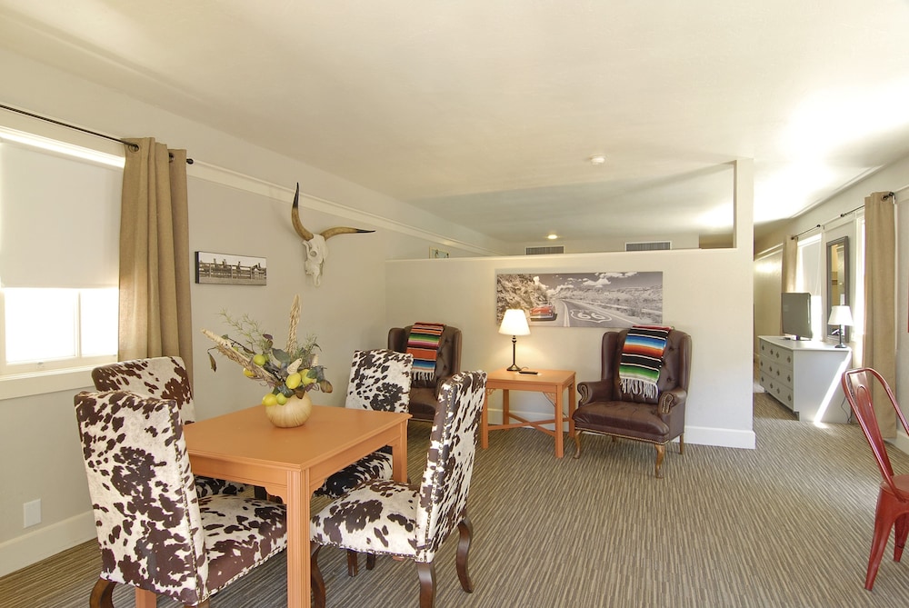 Suite, 1 King Bed, Jetted Tub photo 1