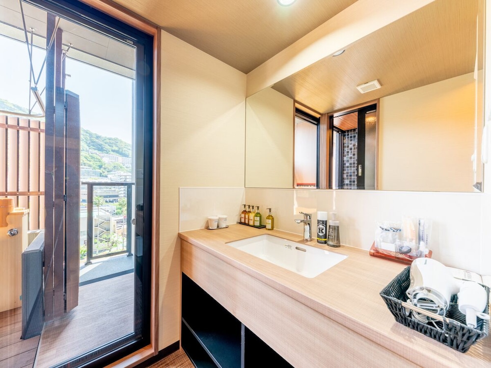 Ocean Suite with Open Air Bath - Photo 4