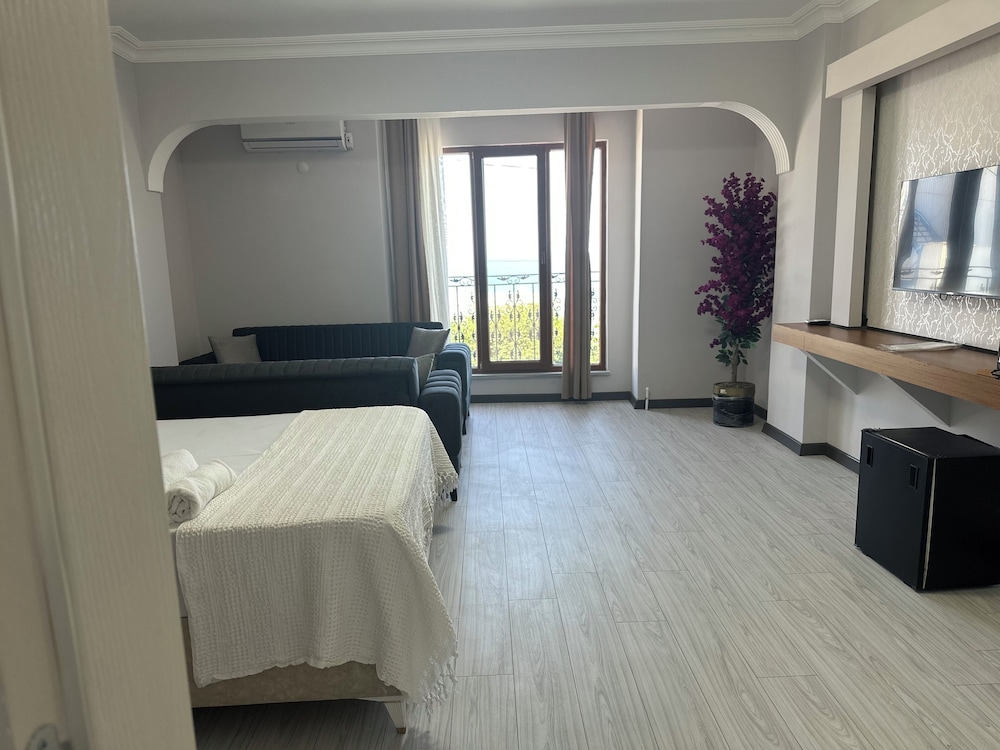 Family Quadruple Room, Sea View, Sea Facing photo 3
