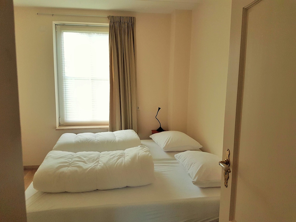 House, 3 Bedrooms, Ground Floor photo 3