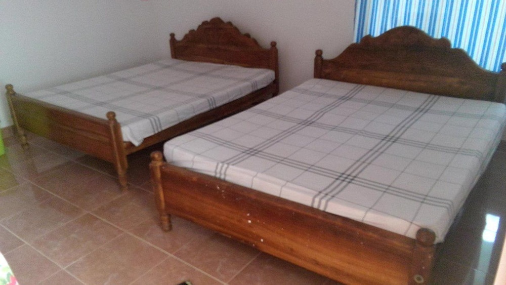 Basic Quadruple Room, 2 Double Beds, Lake View photo 1