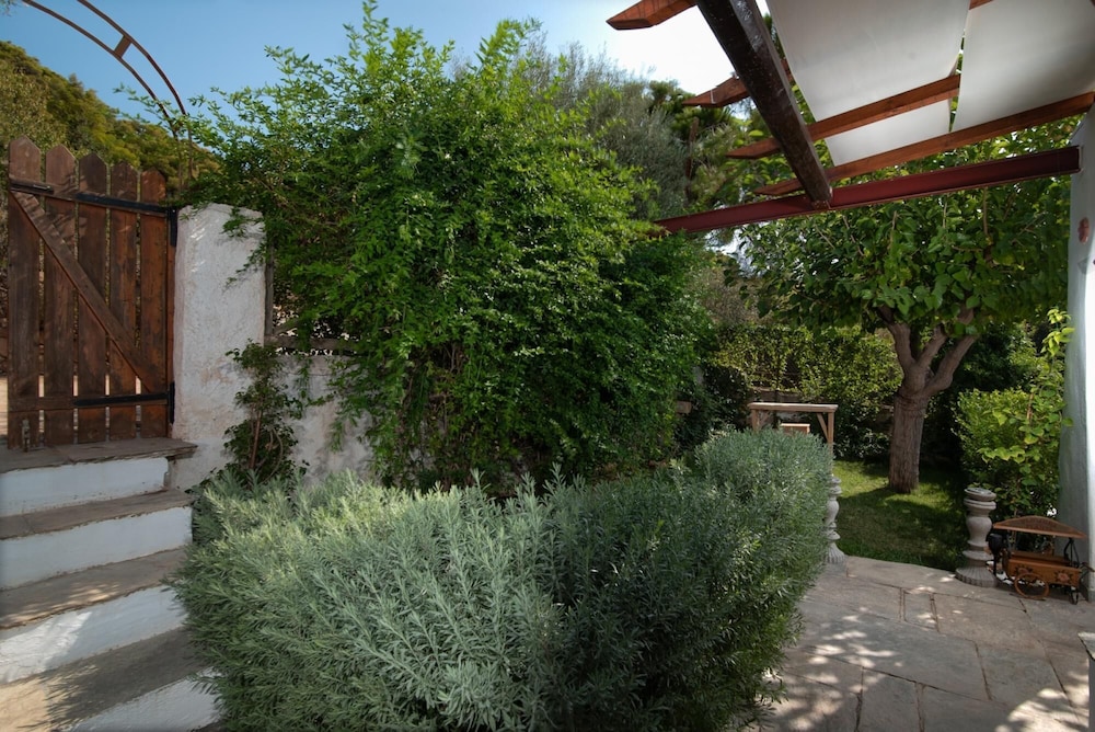 Villa photo 3