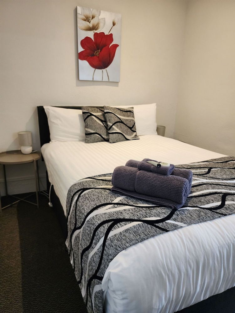Standard Room (2 Night Special) photo 1