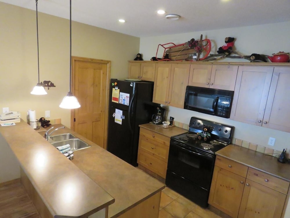 Condo, 2 Bedrooms photo 2