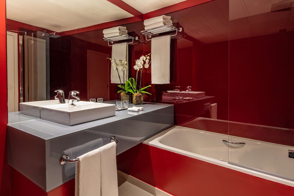 Junior Suite (Extra Bed 4 adults) - Photo 10